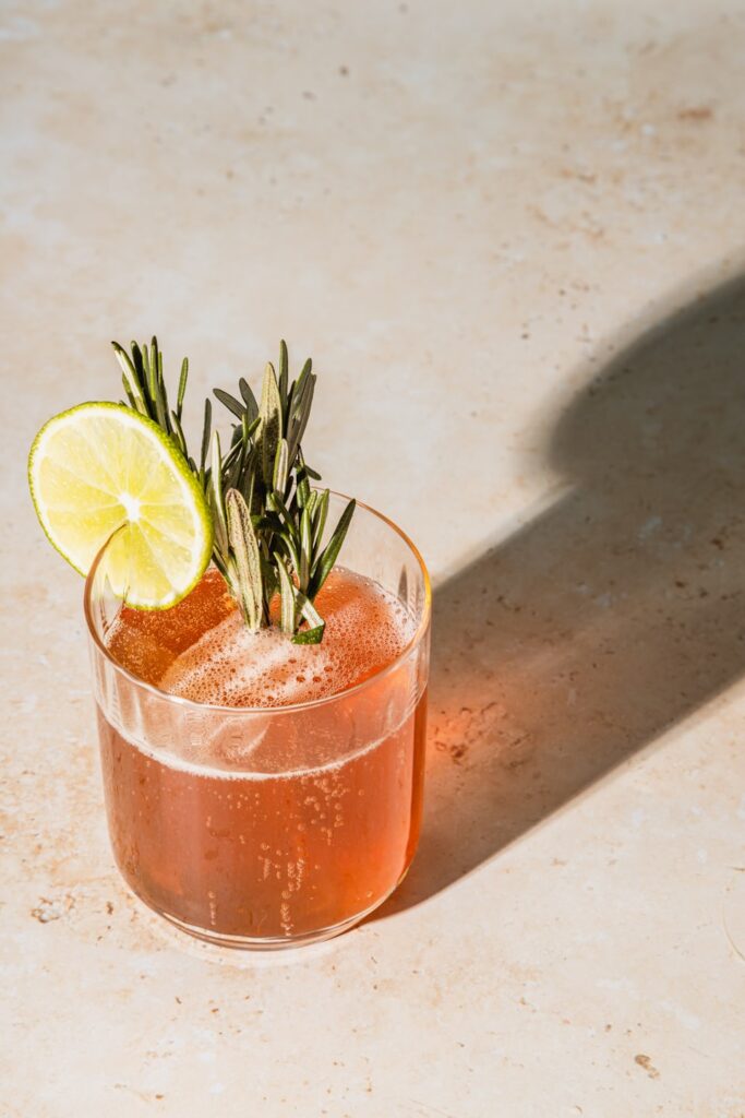 Drink elaborado por mixologista 
